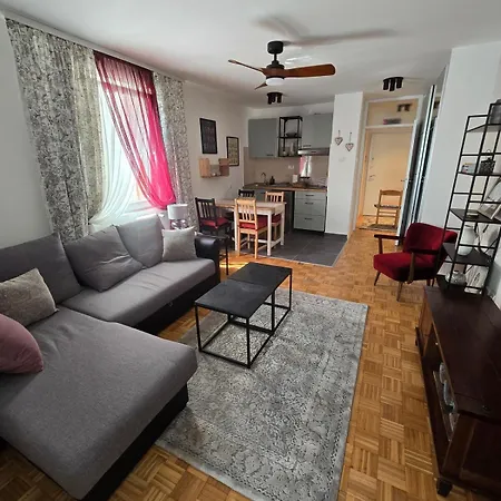 Flower Apartment Belgrad